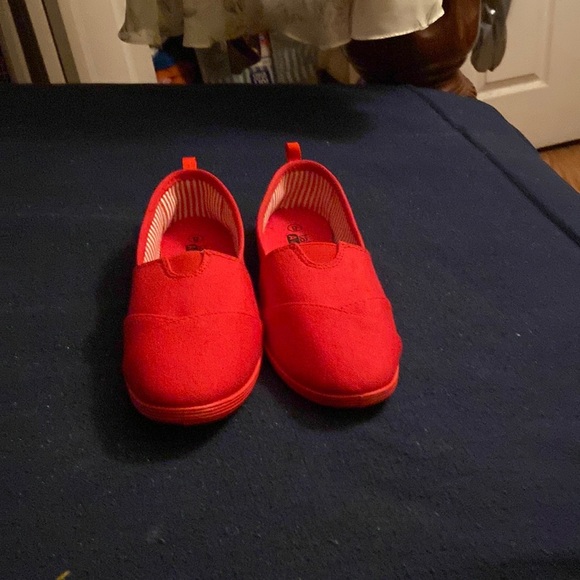 Red canvas shoes - Picture 1 of 8